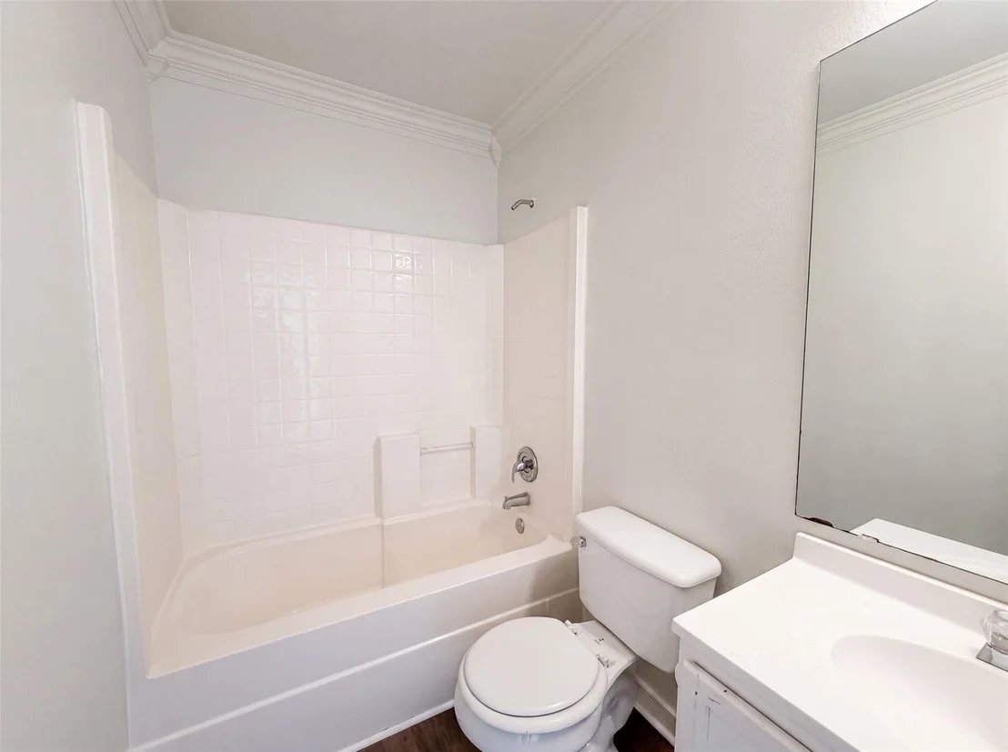 Photo of 3940 Victory Court
