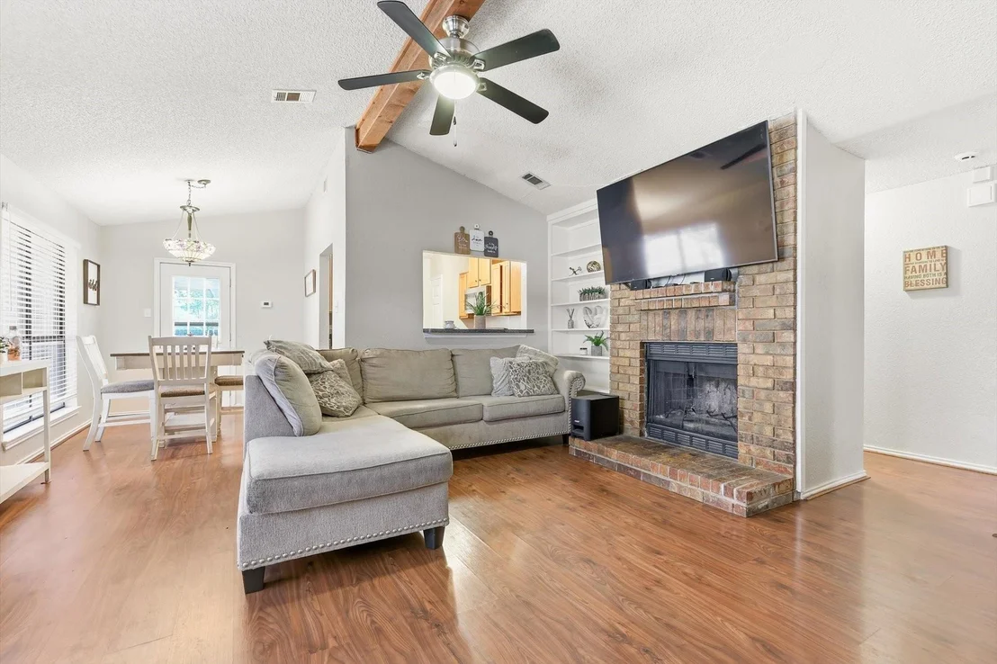Photo of 1312 Hackamore Street
