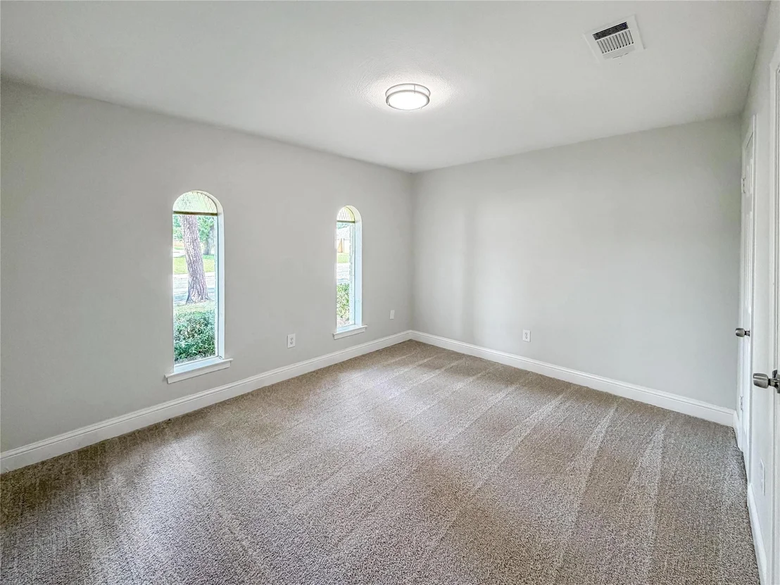 Photo of 100 W Pleasantview Drive