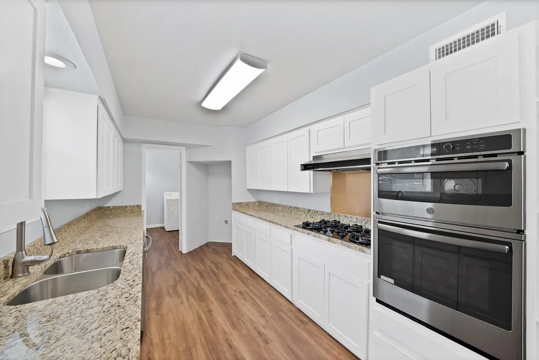 Photo of 1003 Brookhollow Drive