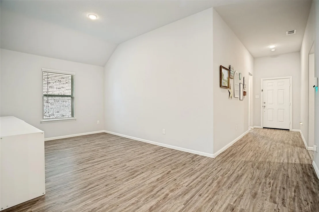 Photo of 925 Royal Lane