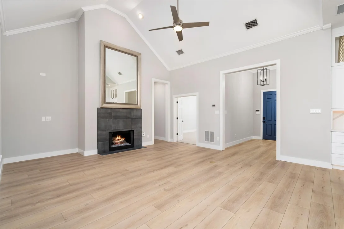 Photo of 905 Rolling Meadows Court
