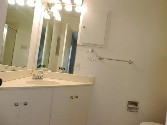 Photo of 581 Alexander Road