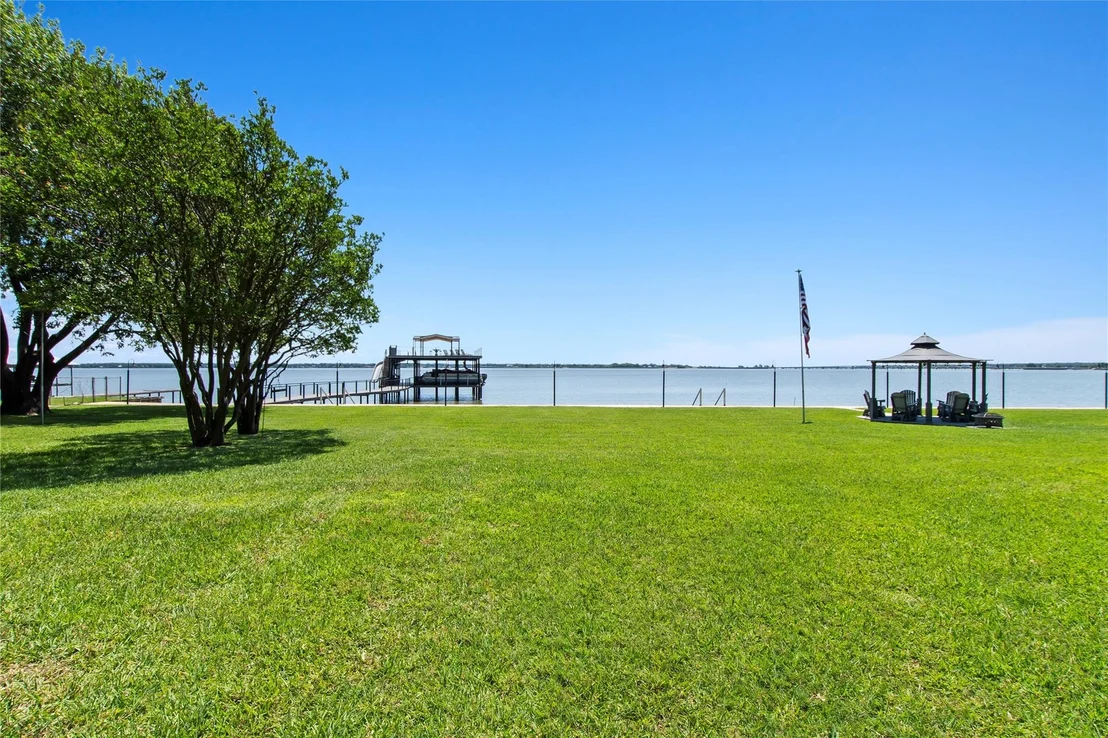 Photo of 1301 Oak Hill Drive