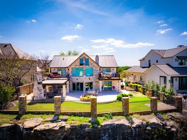 Photo of 140 Oyster Bay