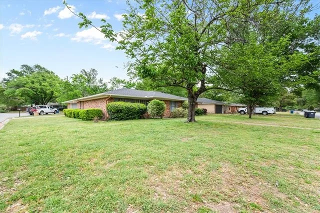 Photo of 628 Madison Drive