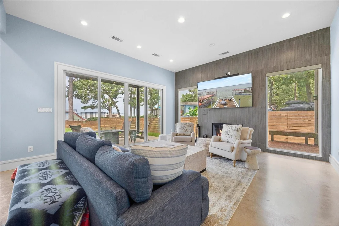 Photo of 130 Harbor Drive