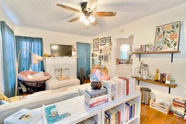 Photo of 2224 Live Oak Avenue