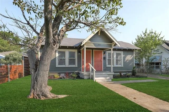 Photo of 2821 Gladstone Drive