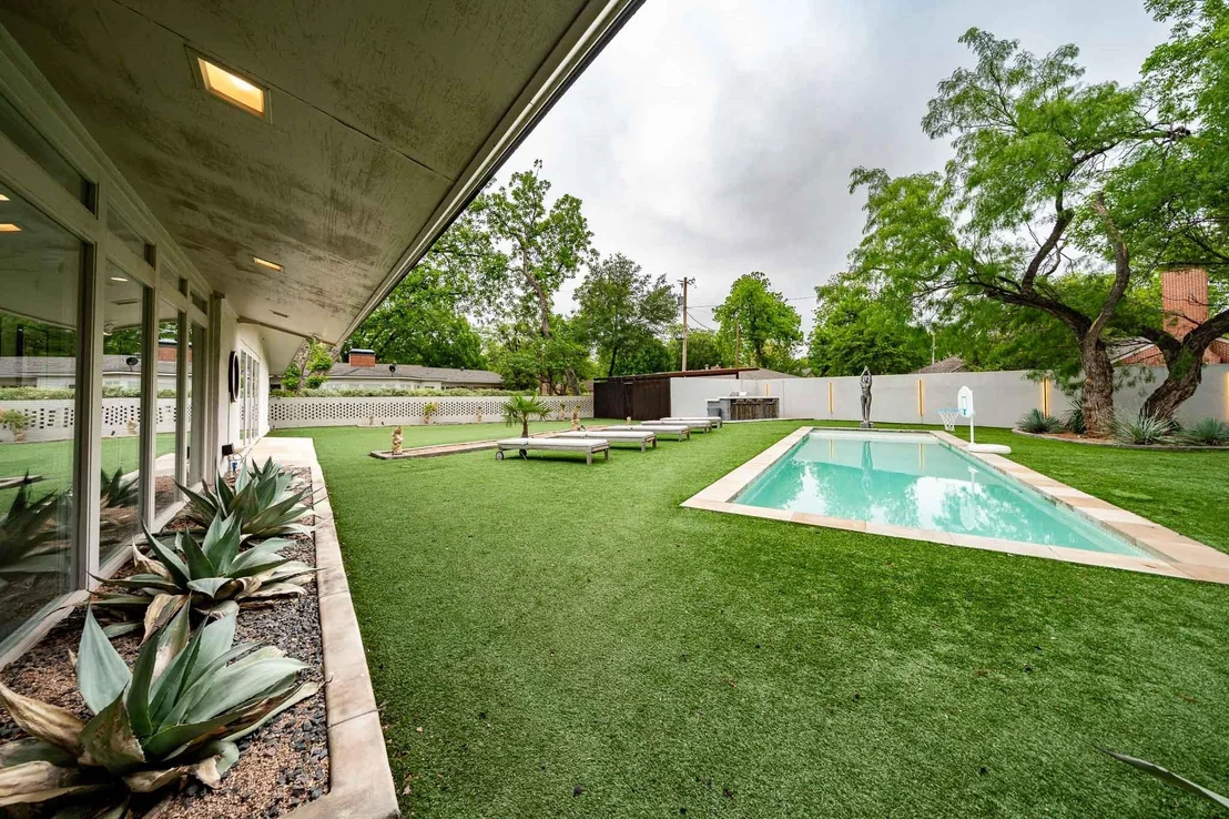 Photo of 741 Rivercrest Drive