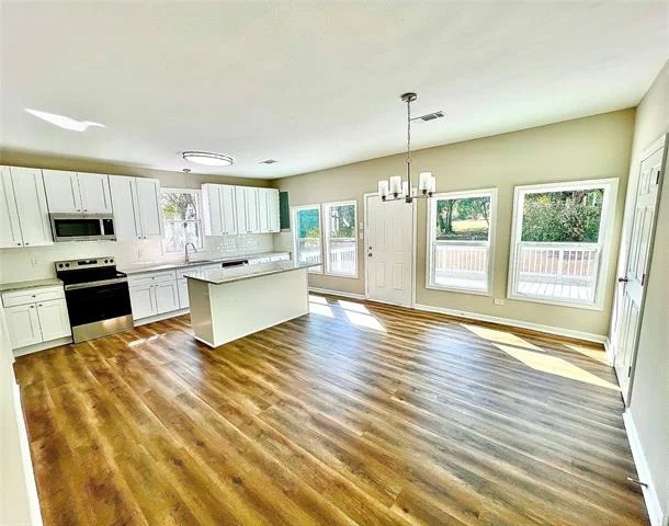 Photo of 805 W 12th Street