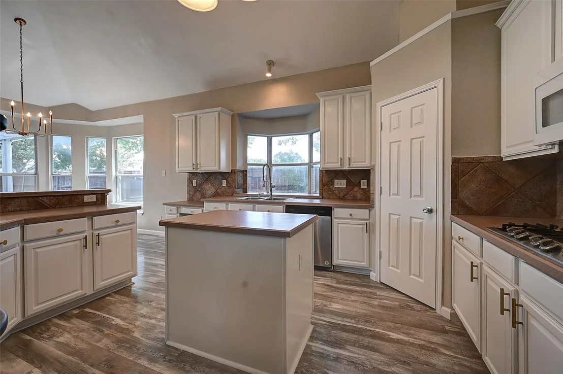 Photo of 7500 Parkgate Drive