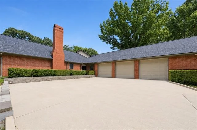 Photo of 112 Willowbrook Drive
