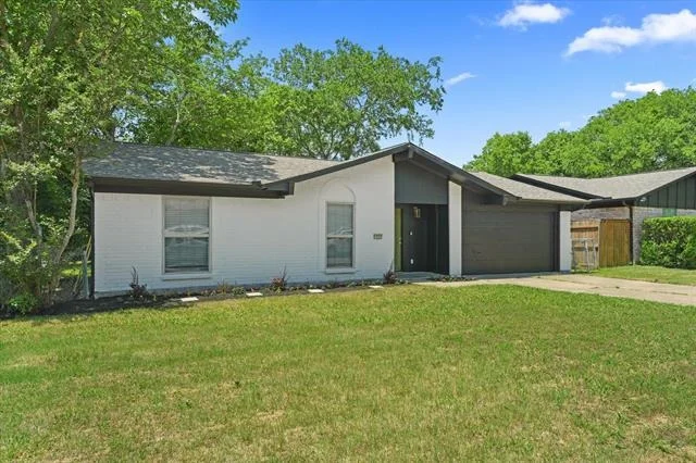 Photo of 1222 Saturn Drive