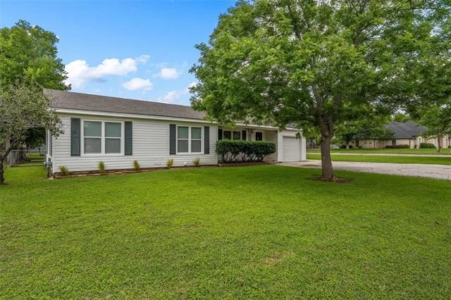 Photo of 3718 Kendall Lane