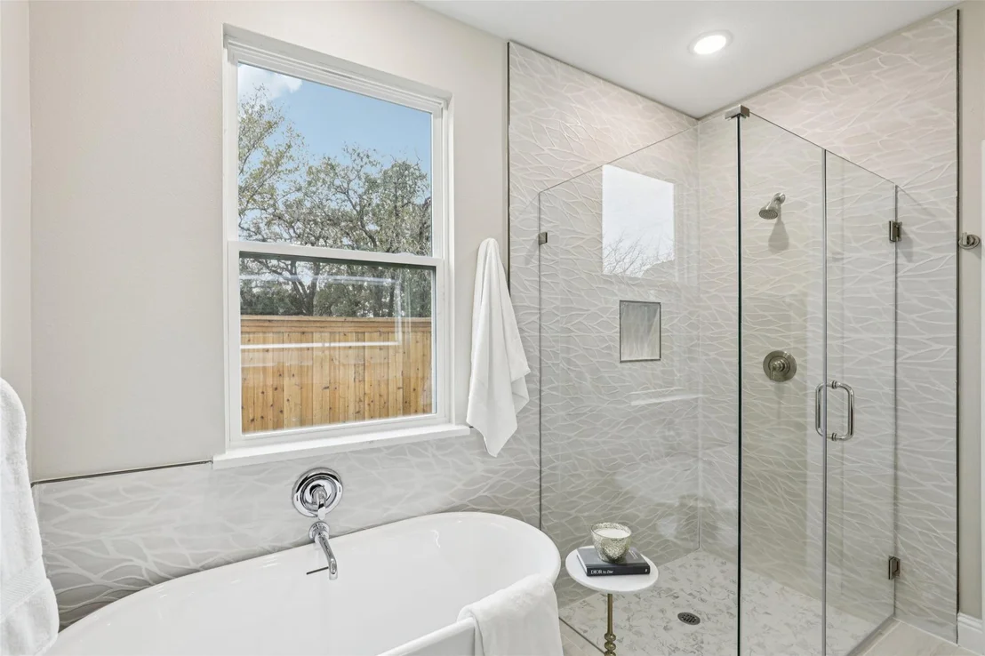 Photo of 1713 Highland Drive W