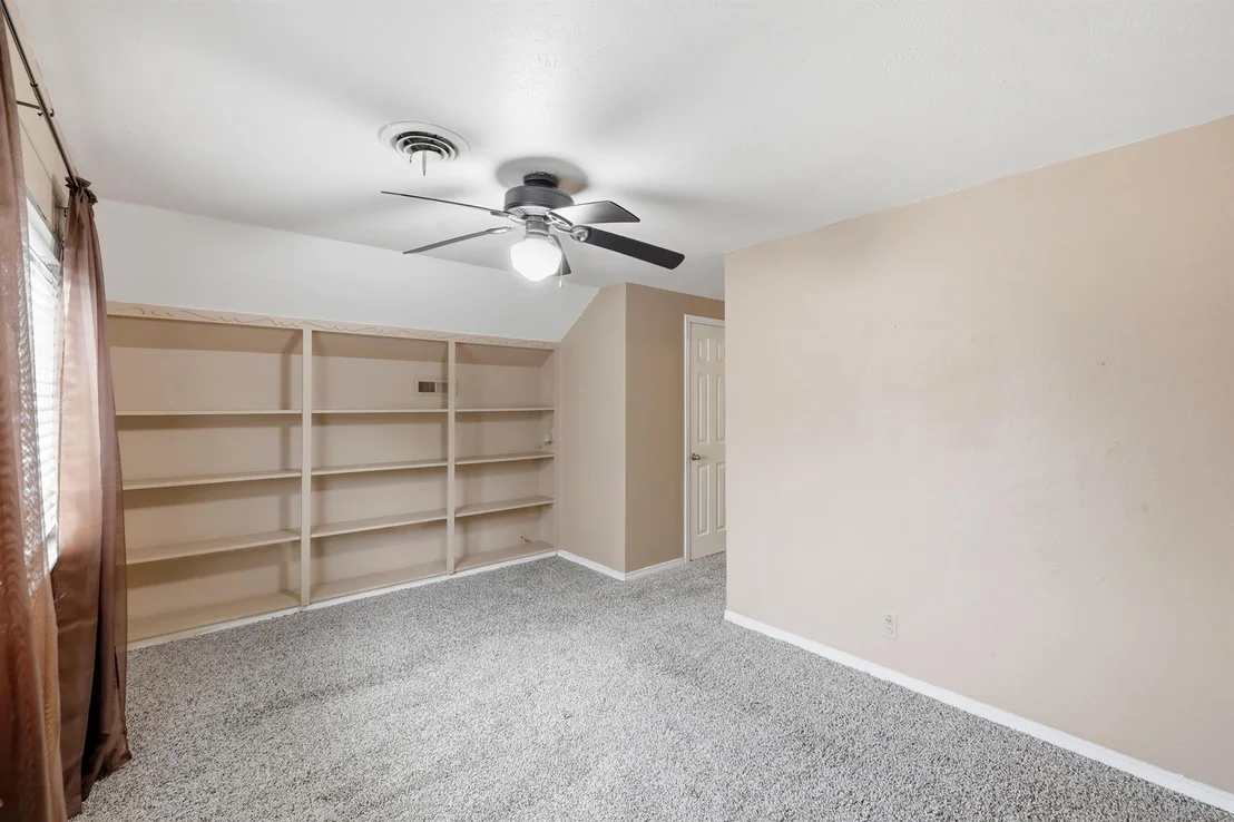 Photo of 806 Waggoner Drive
