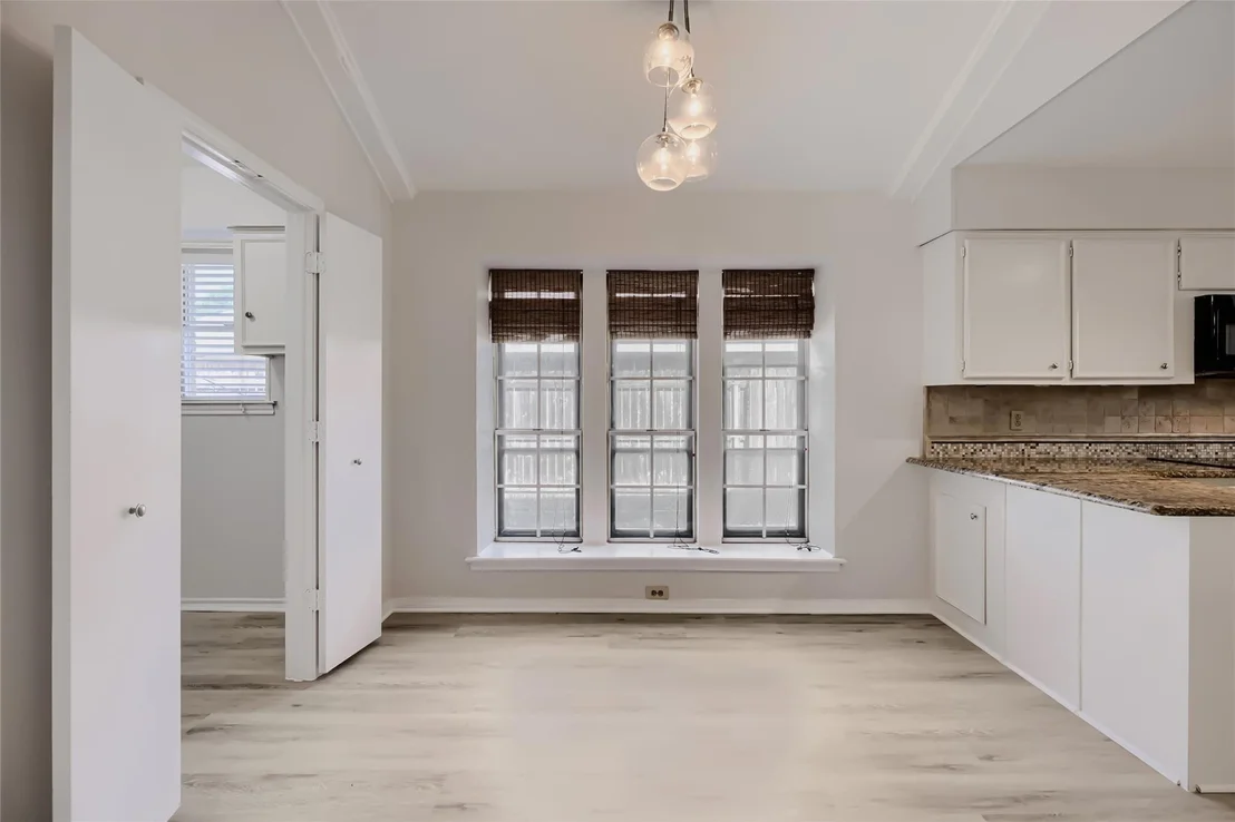 Photo of 1202 E Berkeley Drive