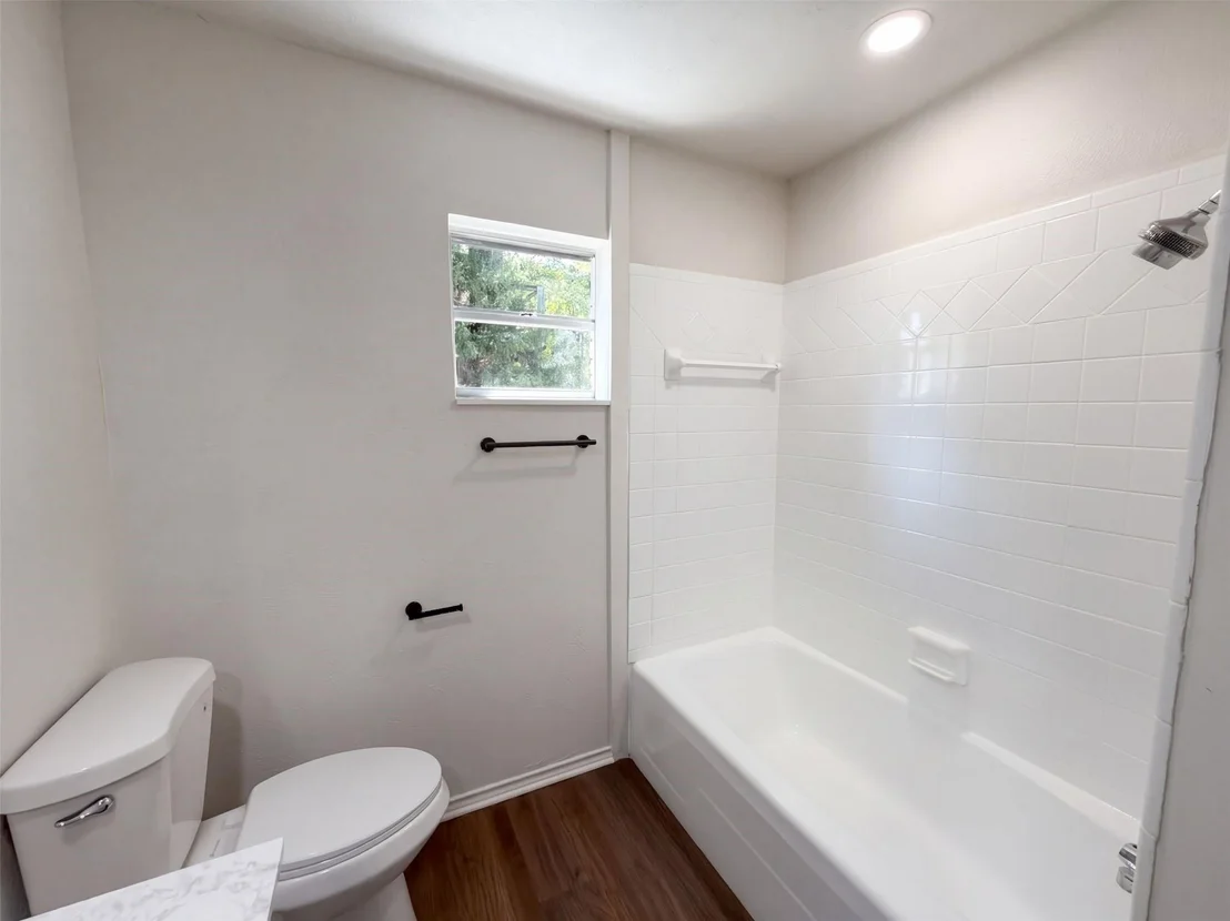 Photo of 1329 Wellington Drive