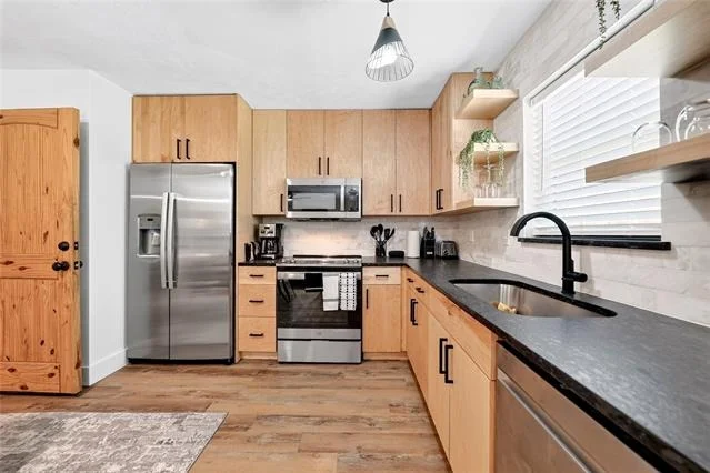 Photo of 5917 Maple Lane