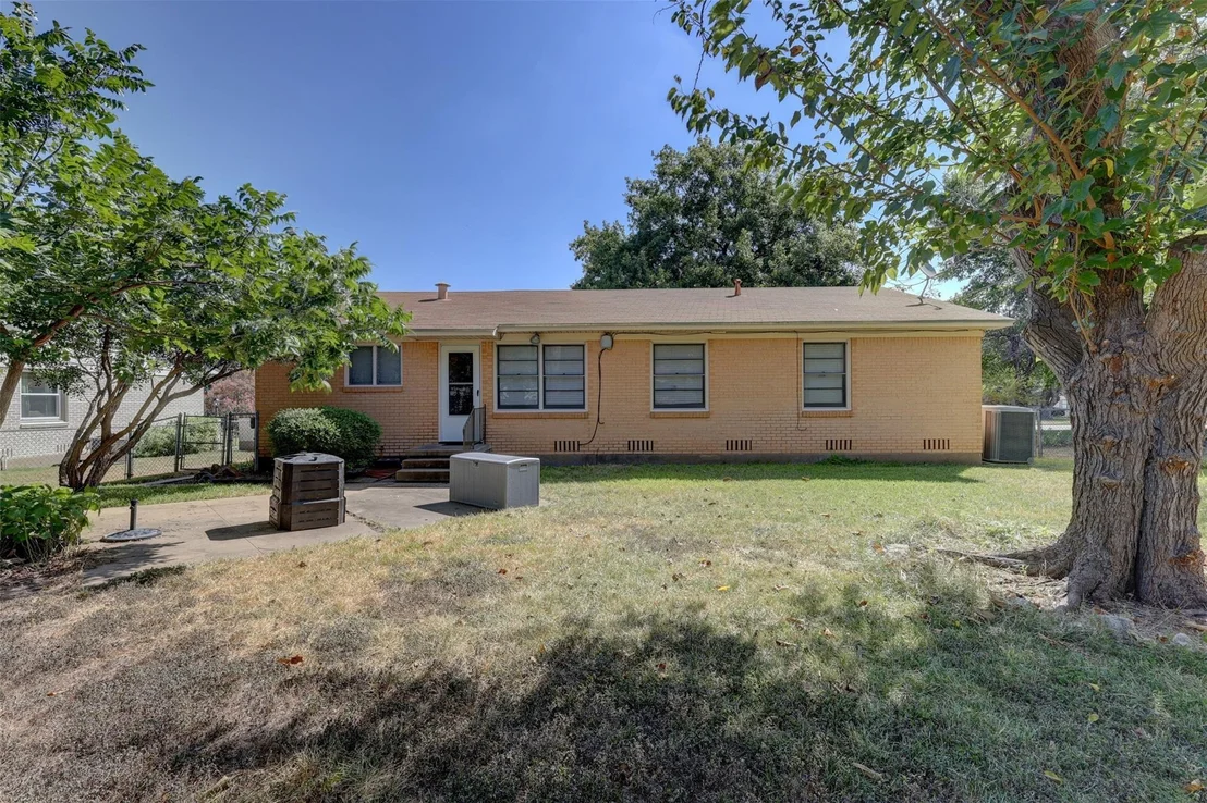 Photo of 2012 Mountainview Drive