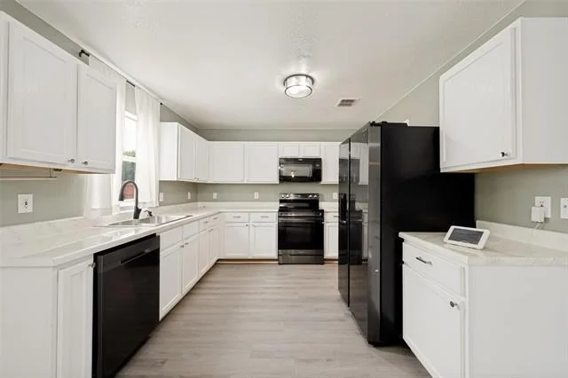Photo of 920 Kendall Drive