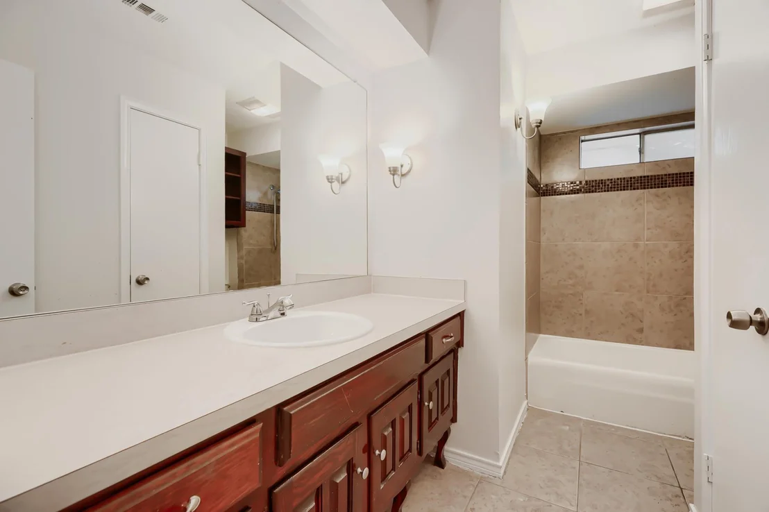 Photo of 937 Birchwood Drive