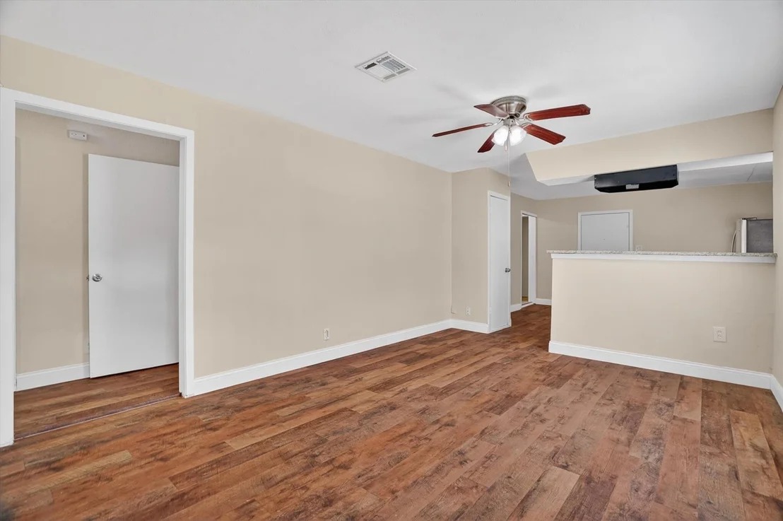Photo of 1102 Poindexter Avenue