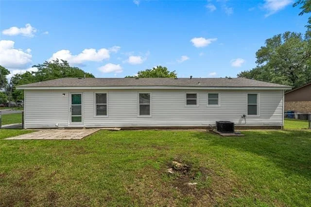 Photo of 3718 Kendall Lane