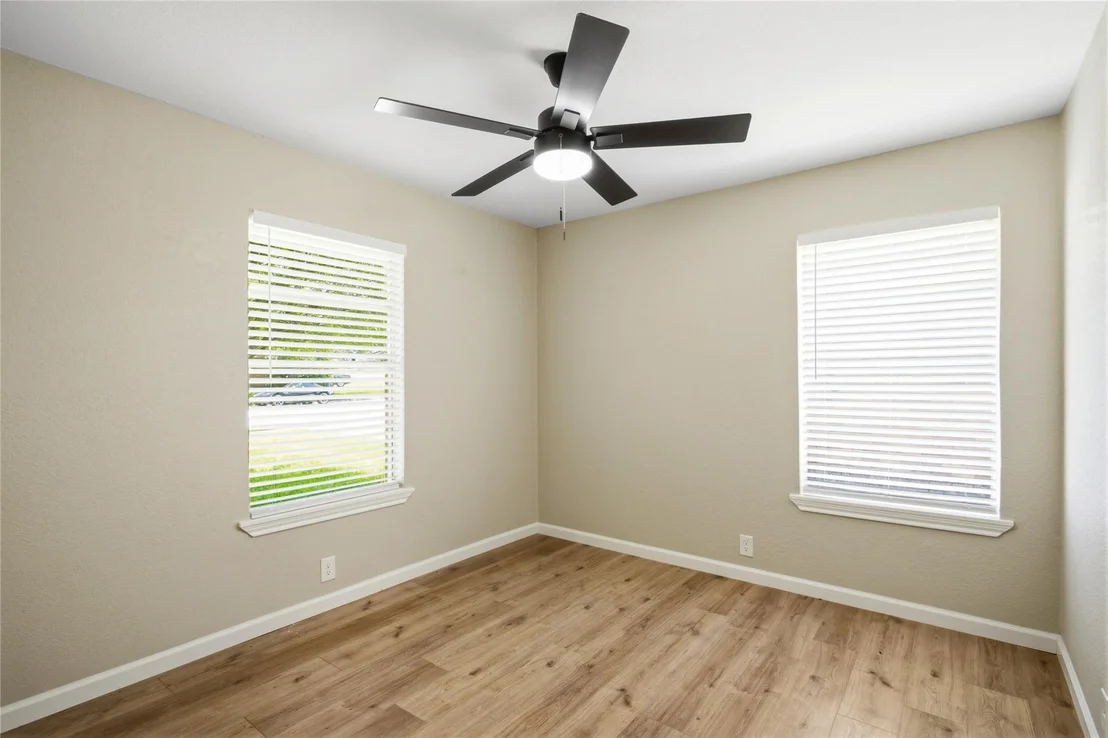 Photo of 1006 N Grant Drive