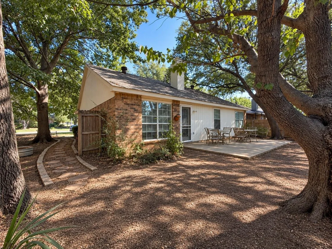 Photo of 2705 Thunderbird Drive