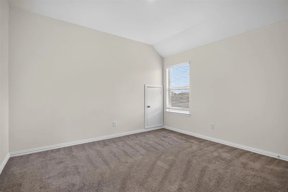 Photo of 729 Lombard Lane