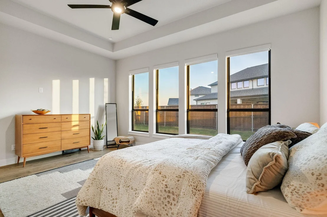 Photo of 2421 Heathrow Lane