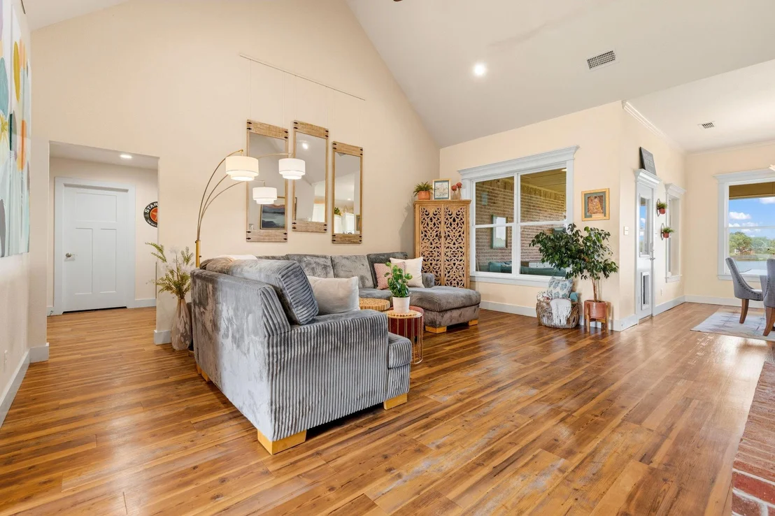 Photo of 1710 Urban Avenue