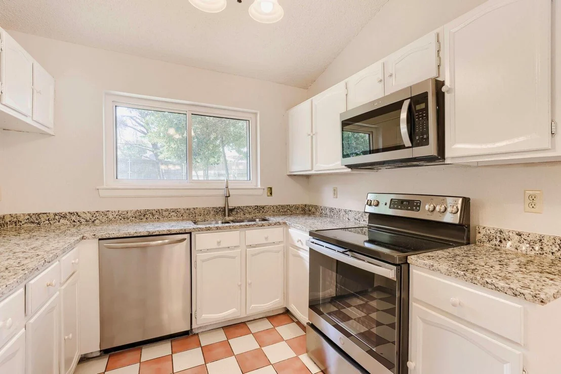 Photo of 314 Sandlewood Lane
