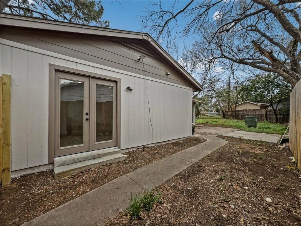 Photo of 802 Nl Robinson Drive