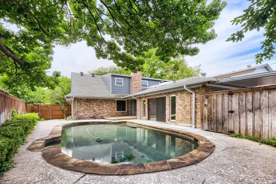 Photo of 1414 Dumont Drive