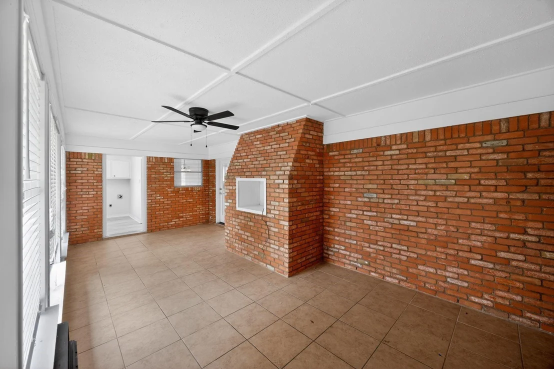Photo of 1616 W Shields Drive