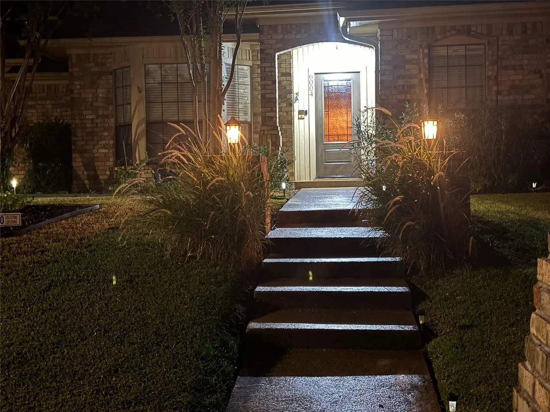Photo of 6004 Lakehurst Drive