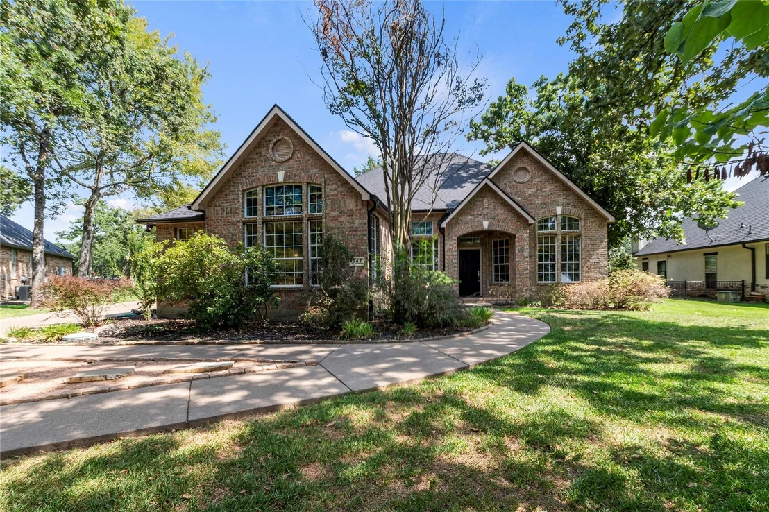 Photo of 347 Saint Andrews Drive