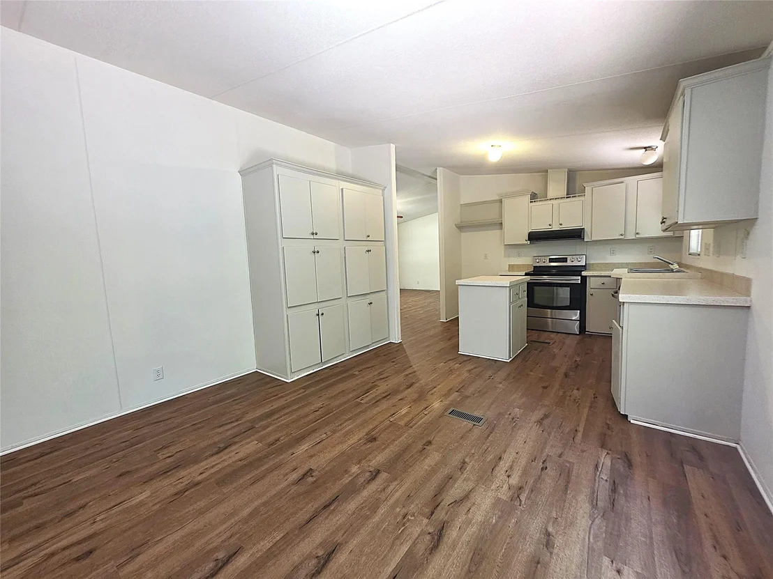Photo of 942 Balmorea Drive