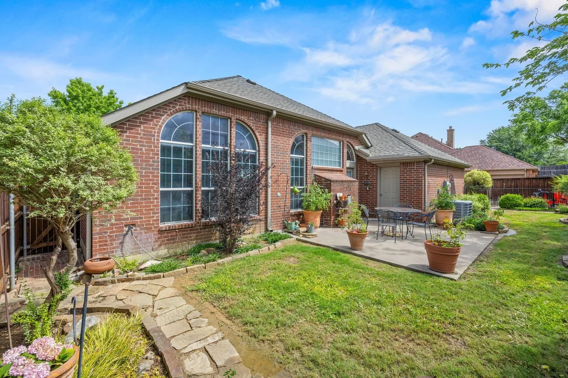 Photo of 1004 Dover Heights Trail