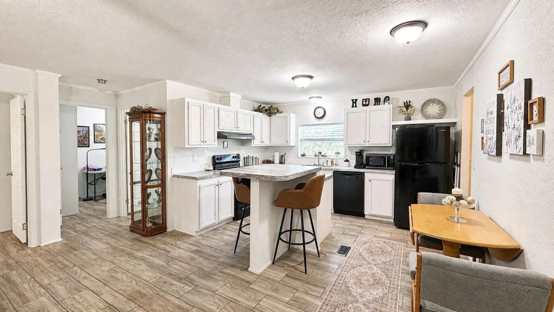Photo of 852 Cheyenne