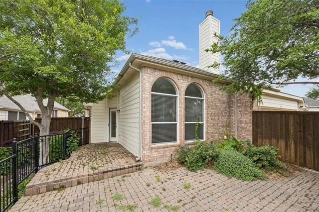 Photo of 2037 Saint Ives Drive
