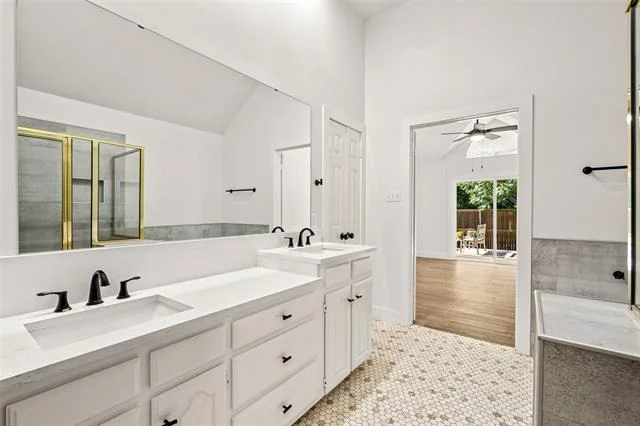 Photo of 381 Arbor Lane