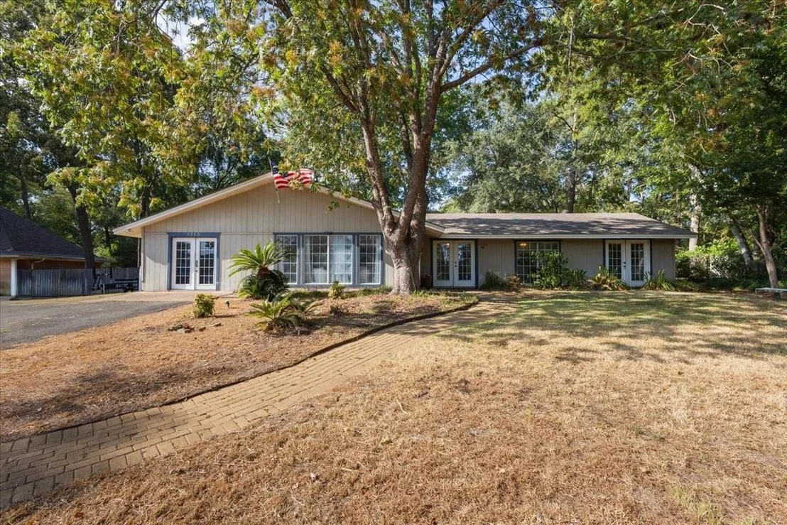 Photo of 1715 Leisure Lane