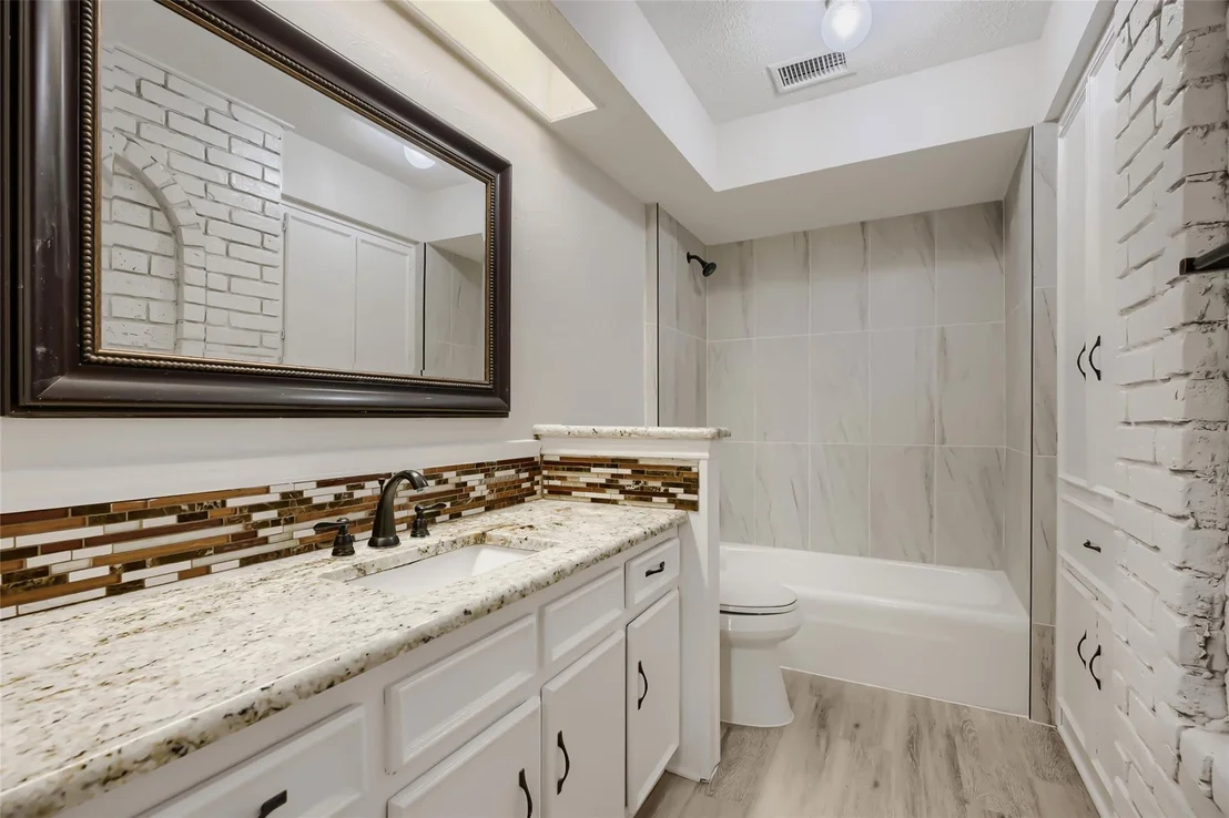 Photo of 1202 E Berkeley Drive