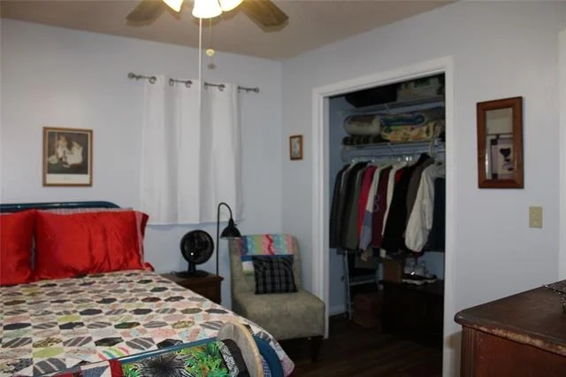 Photo of 208 PARK DR