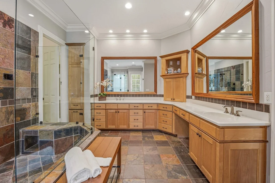 Photo of 6436 Valley Creek