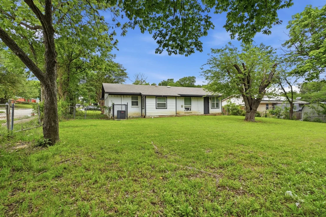 Photo of 1724 Spring Lake Drive